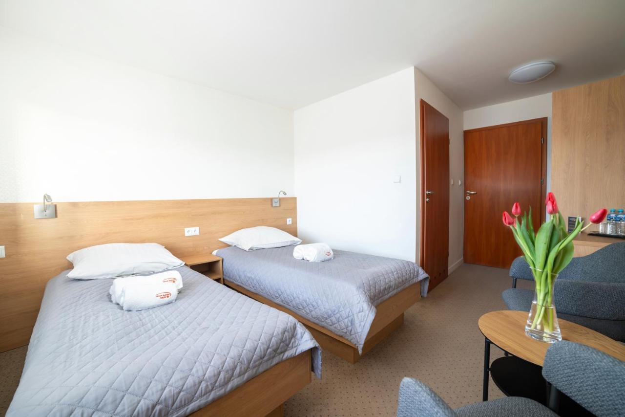 פוז'צ'יקובו Hotel Angie מראה חיצוני תמונה